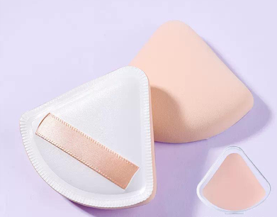Popular super soft marshmallow wet and dry air cushion puff (triangular) (size: 6.8*6.2CM)