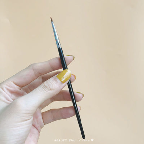 Hot recommended concealer brush (T22 tear trough eyeliner)