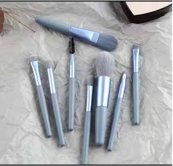 Hotly recommended makeup brush set (8 pieces in haze blue + simple packaging + label)