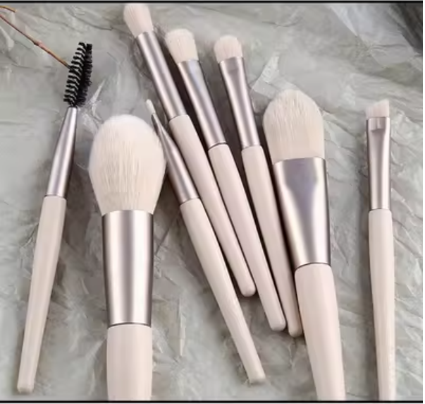 Hotly recommended makeup brush set (cream white 8 pieces + simple packaging + label)