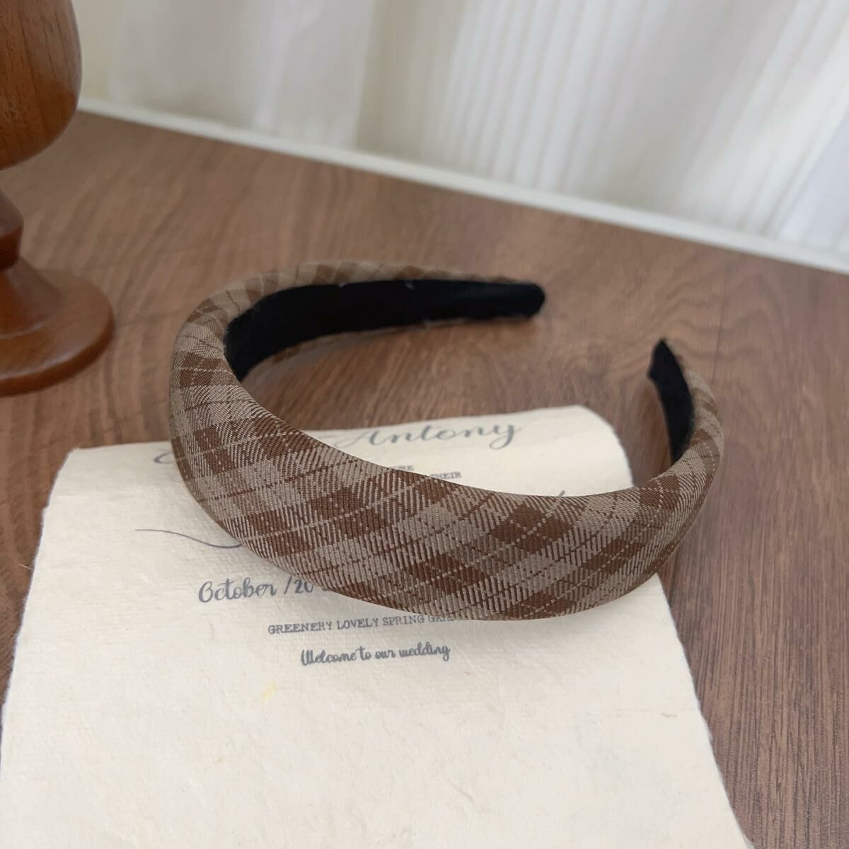 Hotly recommended fashionable headbands (wide and dark coffee plaid)