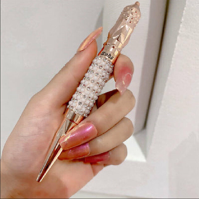 The most popular and high-looking Queen's Scepter Eyeliner (Black)
