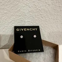 [S] GIVENCHY 79946993 CRYSTAL STUD EARRINGS, 97754470456 (SZZ460)