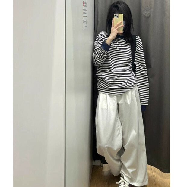 Hot selling striped sweatshirt [Navy Blue] Sizes [S - XL] [Please contact customer service to confirm the delivery size after placing the order]
