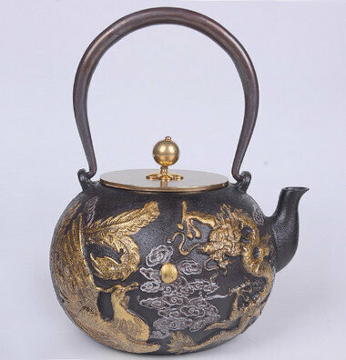 Hot-recommended old iron teapot and kettle without coating (Specifications: Dragon and Phoenix Playing with Pearls (1.4L))
