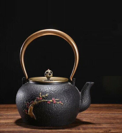 Hot-recommended old iron teapot and kettle without coating (Specification: Plum Blossom Bird (1.4L))