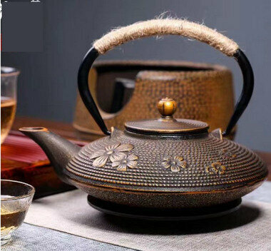 Hot push iron uncoated iron teapot (specification: black gold cherry blossom)