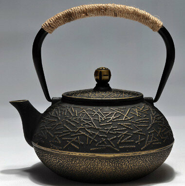 Hot push iron uncoated iron teapot (specification: bronze pine needle)