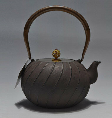 Hot push pattern cast iron kettle (specification: 1.2L)