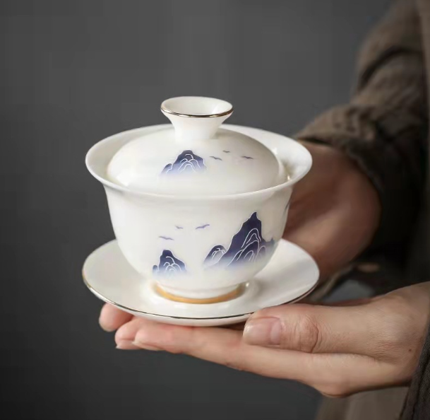 熱推茶壺(羊脂玉山水高蓋碗【長9.7cm*高9.5cm 容量135ml】)