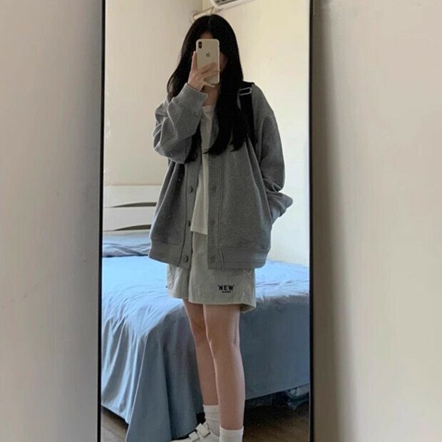 Hot selling cardigan sweatshirt [Light Gray] Sizes [S-XL] [Please contact customer service to confirm the delivery size after placing the order]