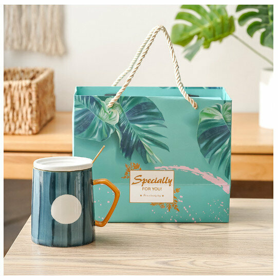 Hot selling hand-painted mug ceramic cup [slanted saliva cup with lid and spoon + gift box] (capacity 301-400ml)