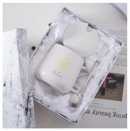 Hot Selling Ceramic Mug [Short Solar Matt White Cup Gift Box with Lid Spoon] (Capacity 301-400ml)