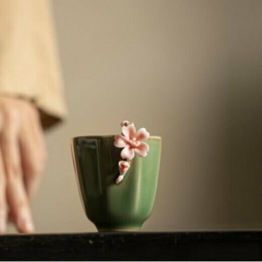 Hot selling Sancai bowl kungfu tea set (retro bamboo green glaze-pinch flower-octagonal cup)