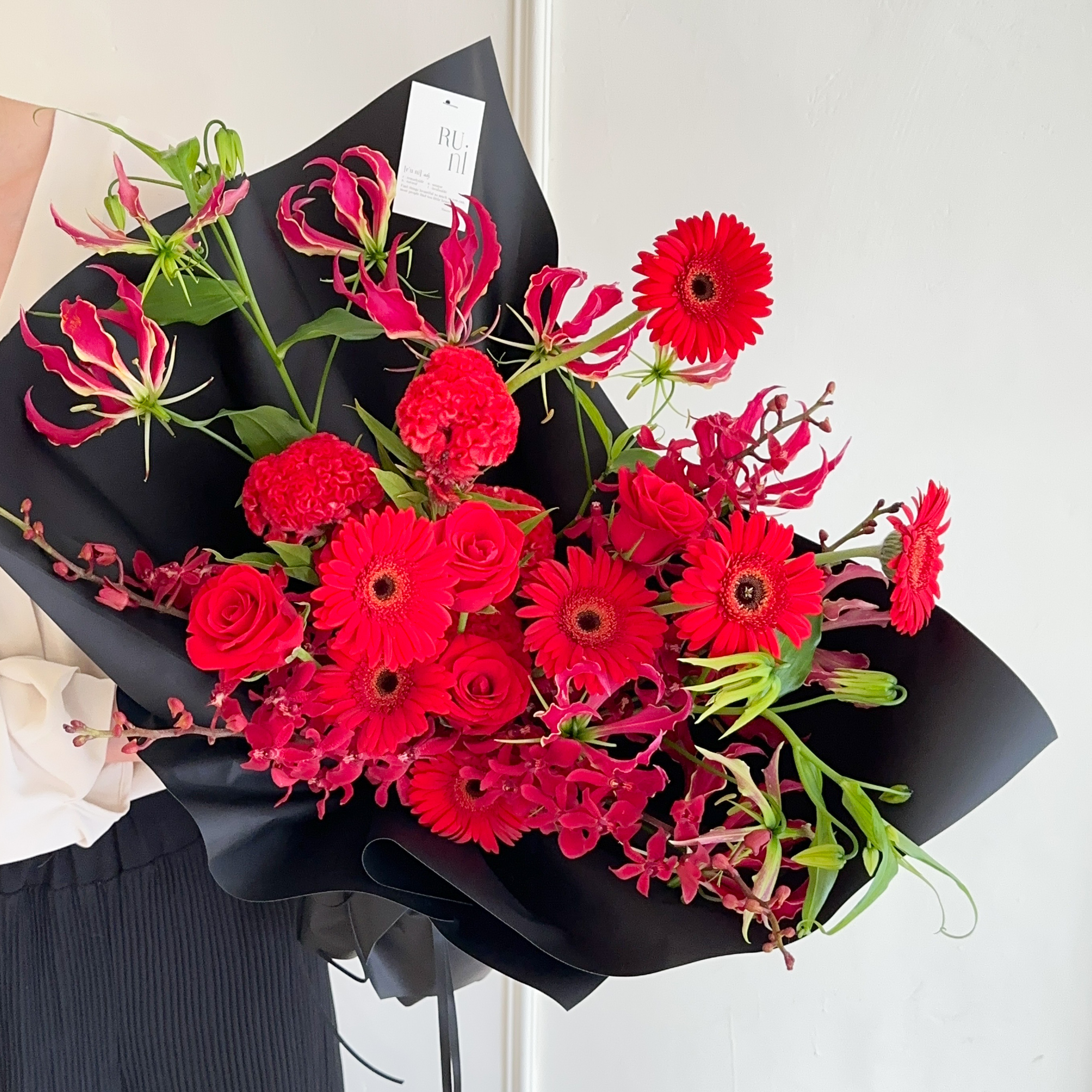 墜入紅海-紅色系綜合鮮花花束