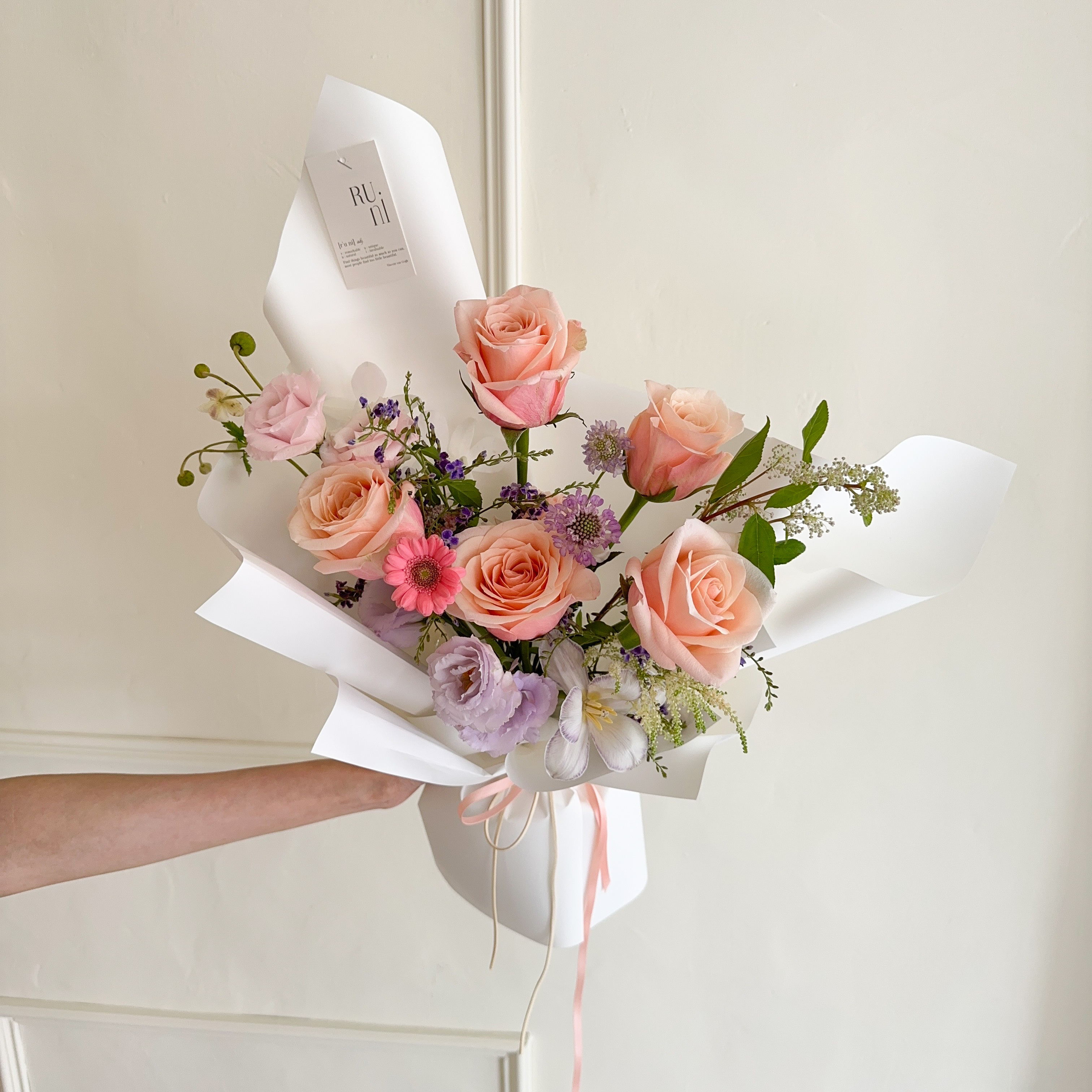 端莊優雅-粉紫色系綜合鮮花花束