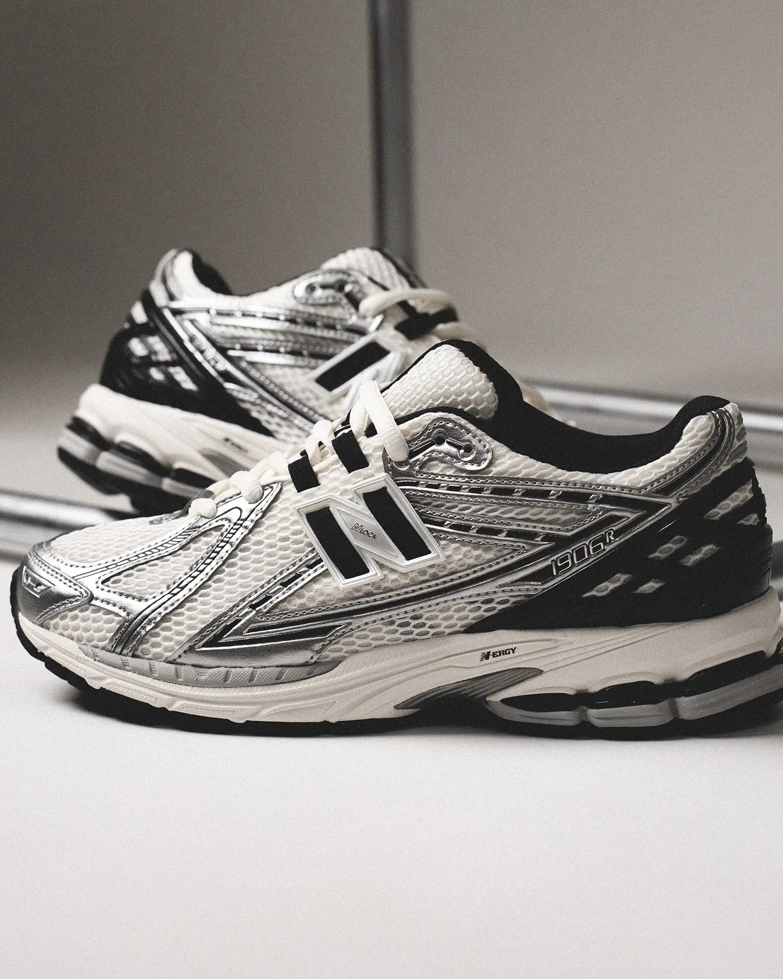 New Balance NB 1906R IU同款 復古 Y2K 奶油 白黑銀 M1906RER