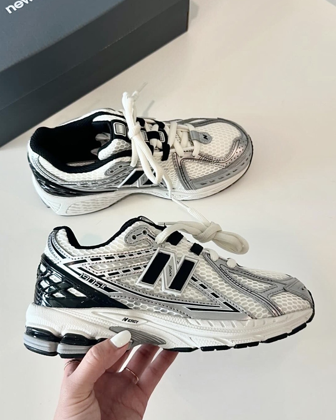 New Balance NB 1906R IU同款 復古 Y2K 奶油 白黑銀 M1906RER