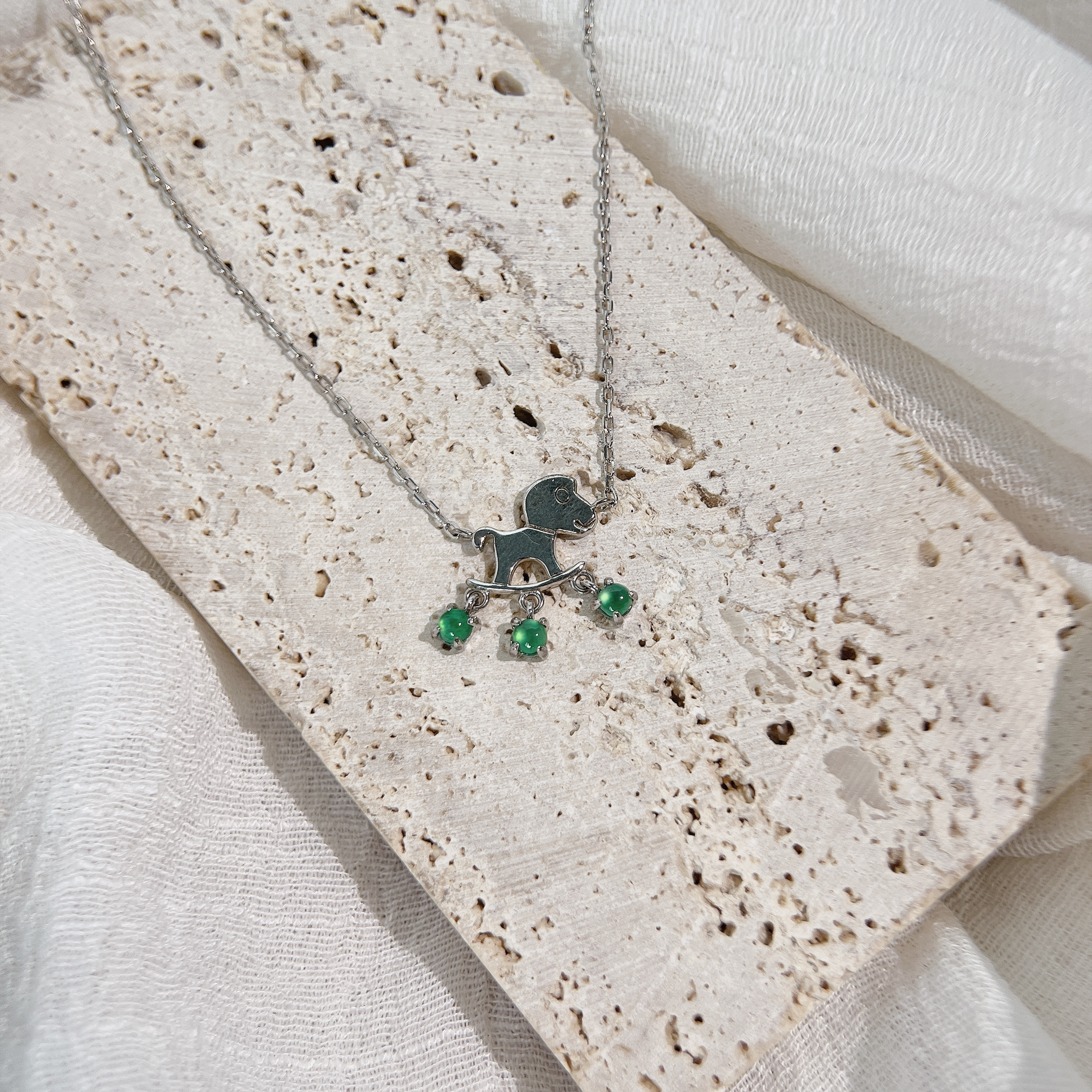 翡翠．冰陽綠搖搖馬