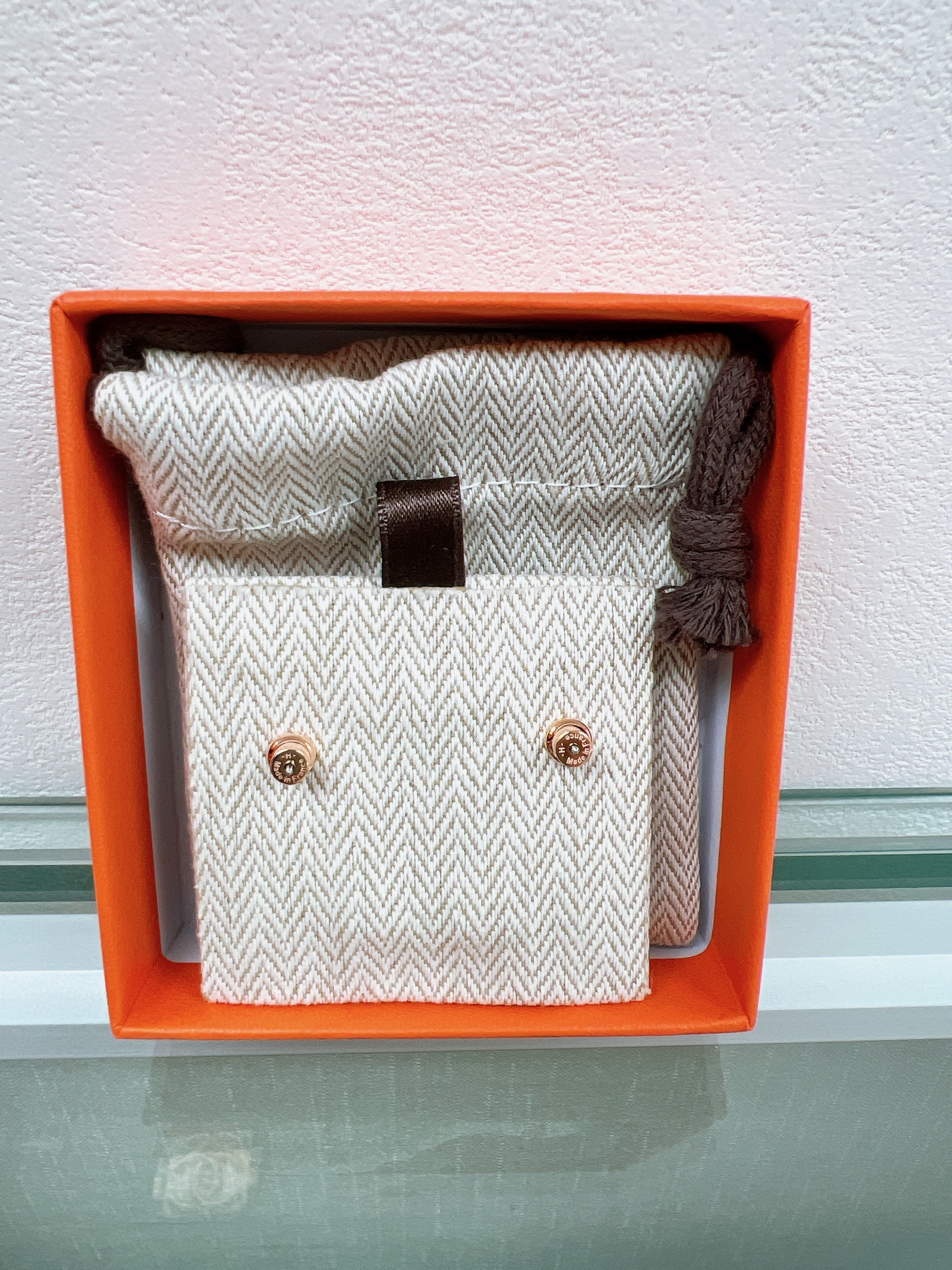 *Unused* Hermes mini pop h earrings (black/ RGHW)