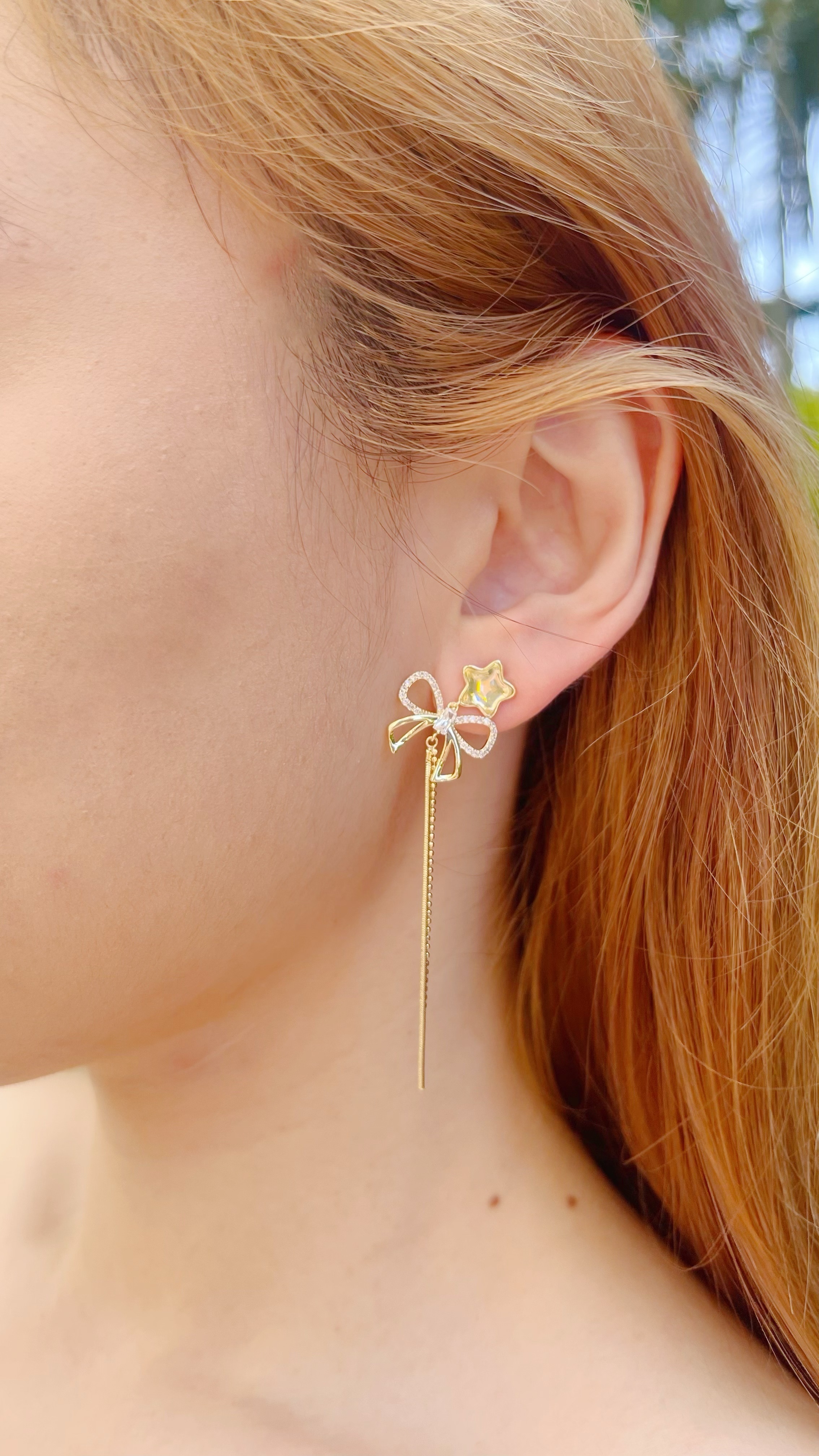 PYA0618 GOLDEN STAR BOWTIE EAR RING