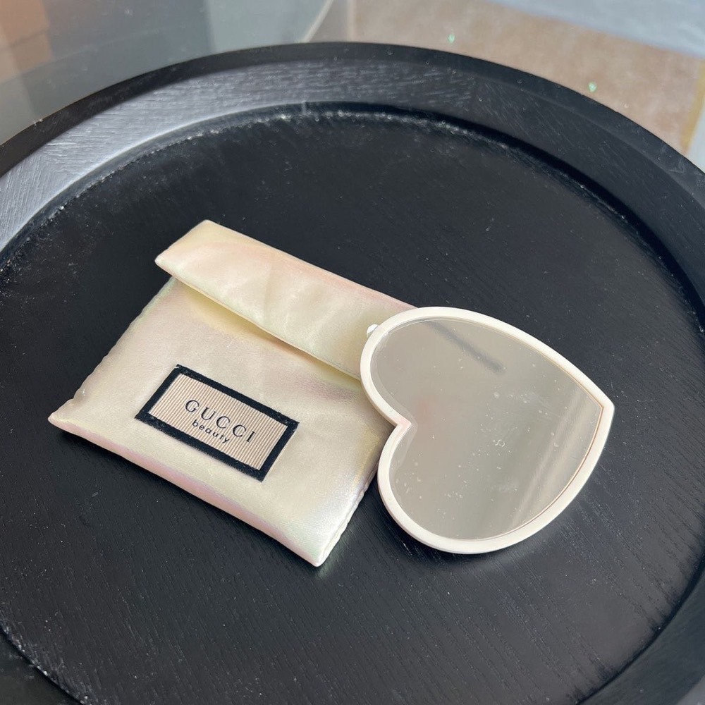 預購 Gucci Flora 心型隨身鏡
