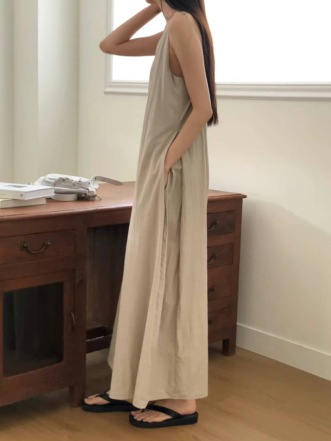 側設計打摺滑料細肩連身褲(淺米灰)