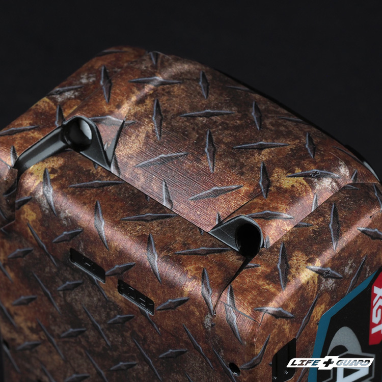 LIFE+GUARD 貼膜安裝示意，適用 Makita BL4040 40V