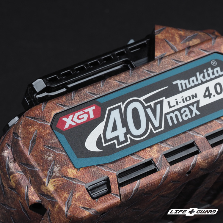 鋼板貼膜質感特寫，LIFE+GUARD 設計風格