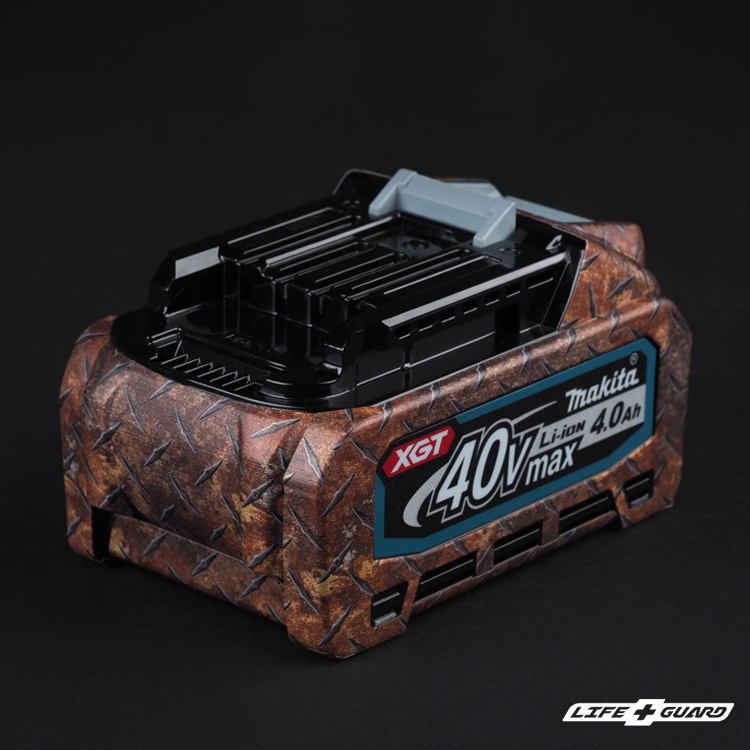 鋼板貼膜質感特寫，LIFE+GUARD 設計風格