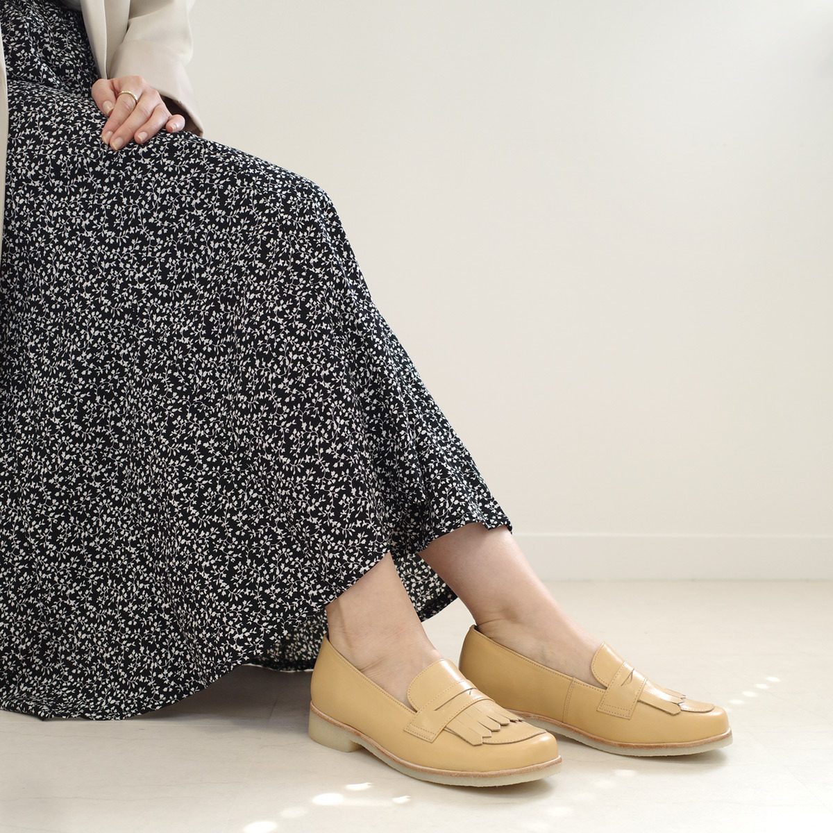 APROF 女用低跟地球永續經典流蘇樂福鞋