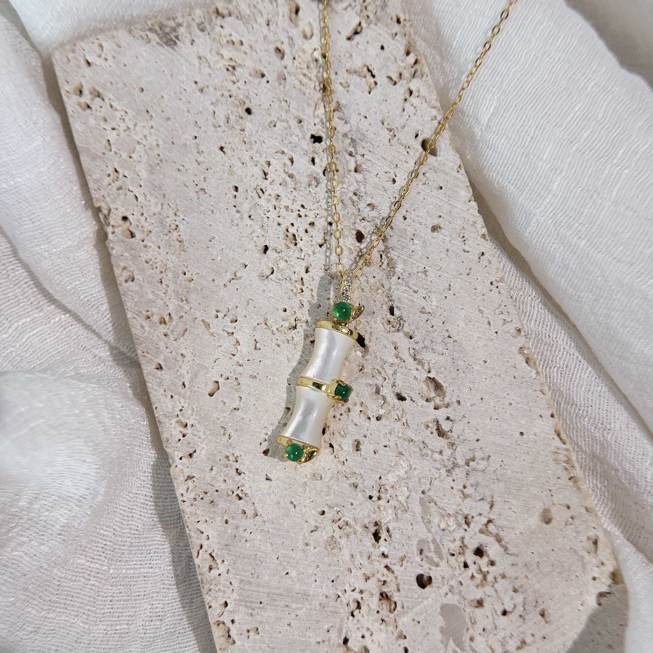 翡翠．貝母節節高升