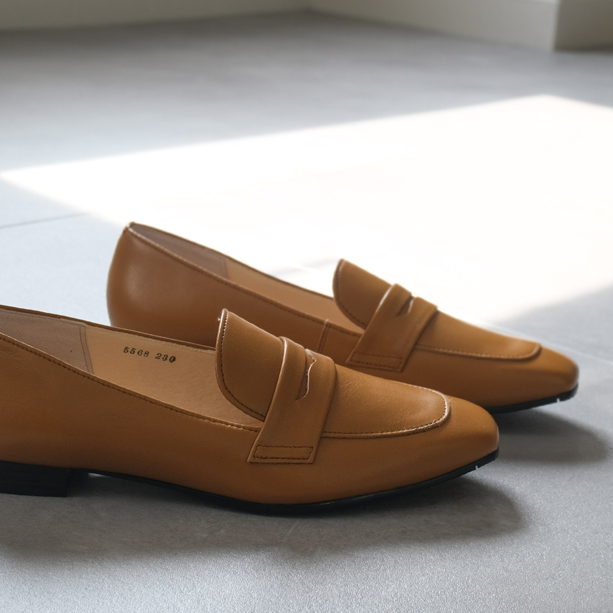 Ms. Jeune 日本製真皮女用樂福鞋