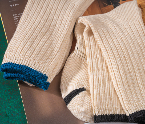 粗針織質感撞色中筒襪