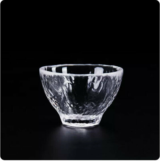 Popular high temperature resistant glass tea cup (ice pattern tripod cup) [size: length 6.9cm, height 4.7cm, capacity 70ml]