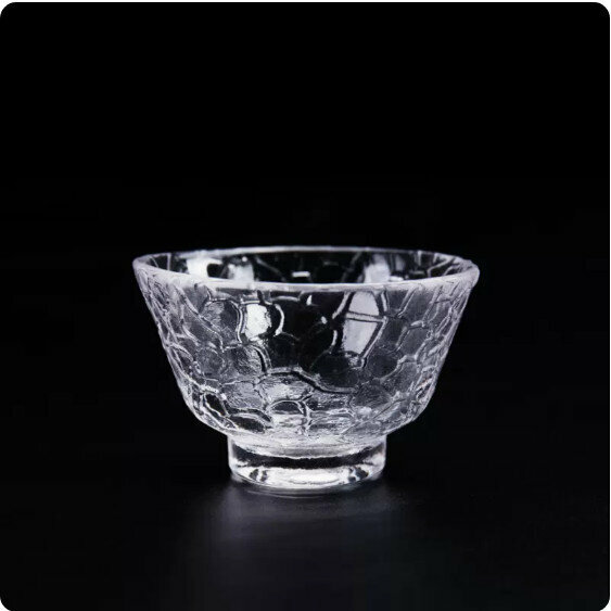 Popular high temperature resistant glass tea cup (turtle pattern stem cup) [size: length 7.3cm, height 4.6cm, capacity 70ml]