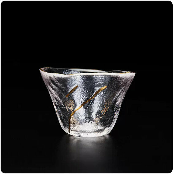 Popular high-temperature resistant glass tea cup (ice pattern sake cup - gold painted) [size: length 7.4cm, height 5.2cm, capacity 60ml]
