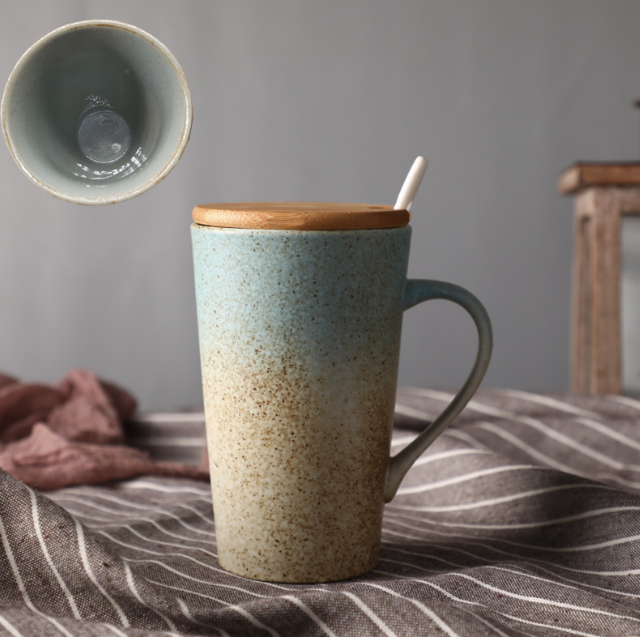 Popular retro stoneware mug (includes lid and spoon, gradient blue, capacity 401-500ml)