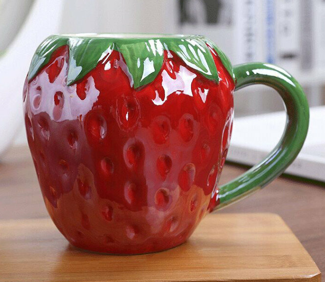Popular fruit-shaped ceramic mug-(strawberry without lid)