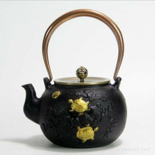Hot push iron kettle to boil water and make tea (painted turtle and crane to prolong life)
