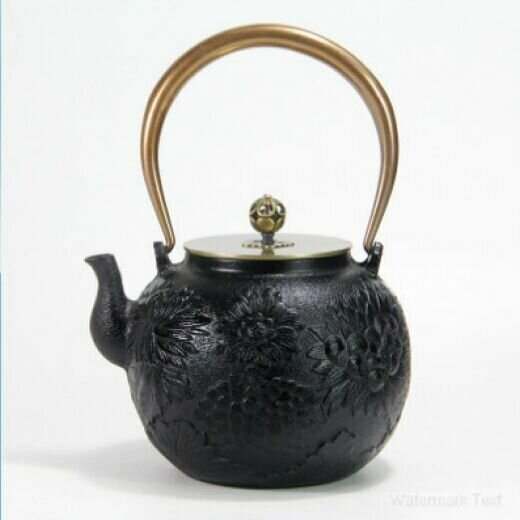 Hot push iron kettle for boiling water and making tea (Elegant Chrysanthemum)