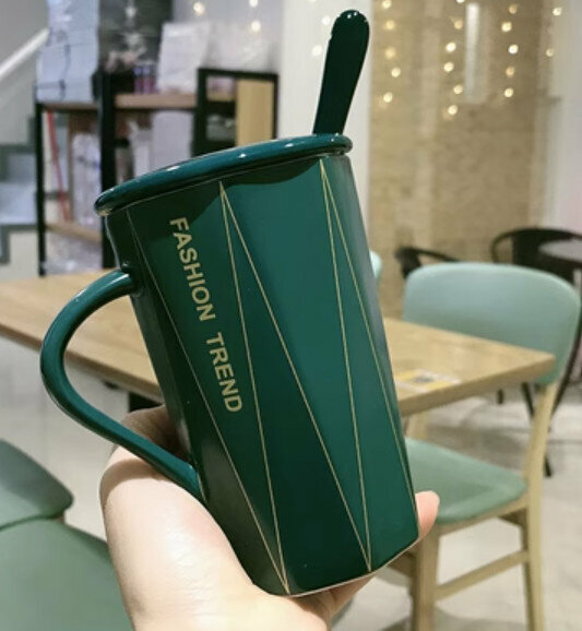Hot recommendation simple personalized ceramic cup green [with lid + spoon]