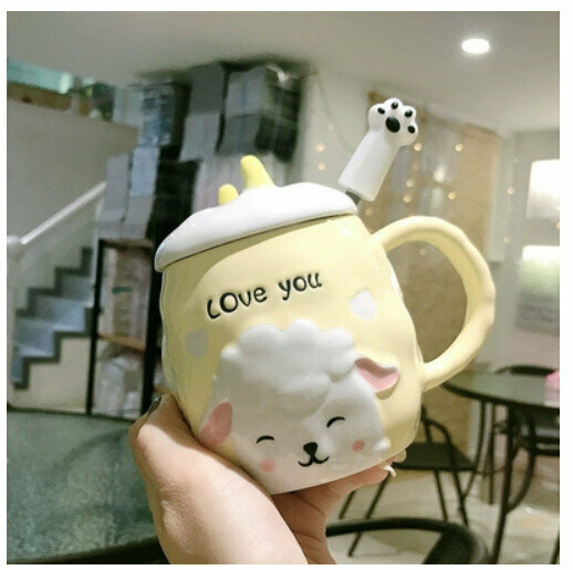 Hot push ceramic water cup yellow sheep [with lid + cat claw spoon] [capacity: 401mL]