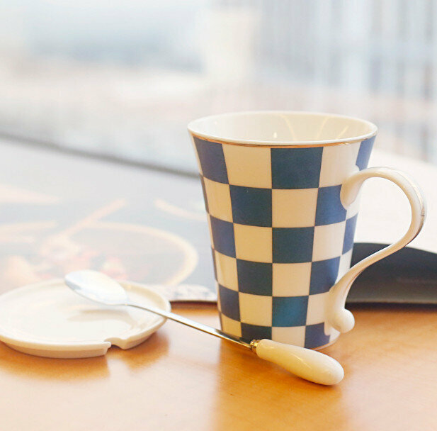 Popular creative mug ceramic cup couple cup (gold edge grid capacity 300ML)