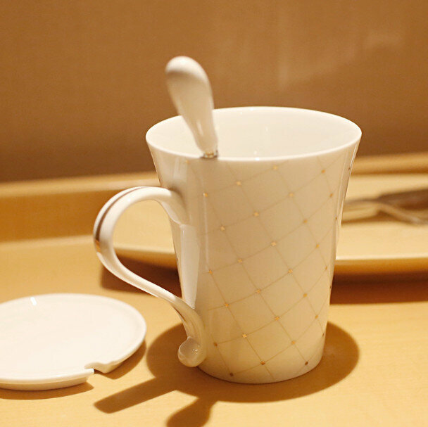 Popular creative mug ceramic mug couple mug (romantic braided capacity 300ML)