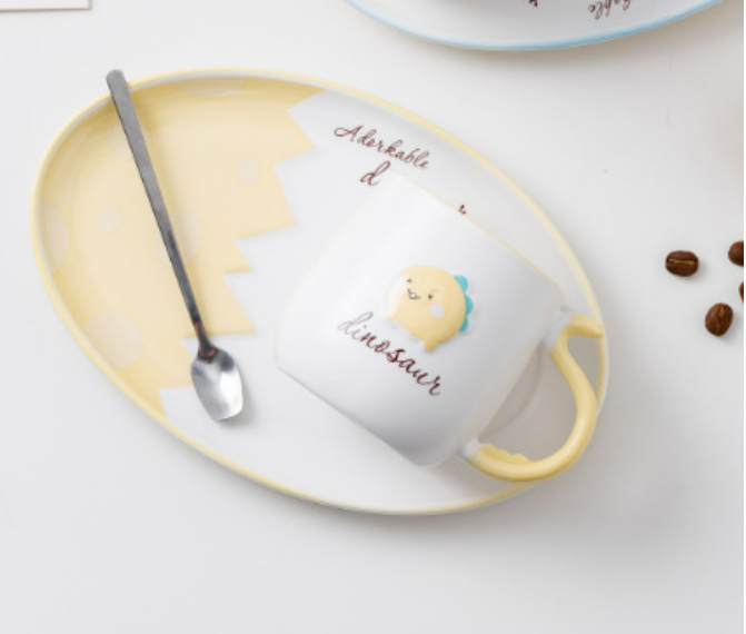 Popular creative cartoon ceramic cup (yellow little dinosaur cup with butterfly)