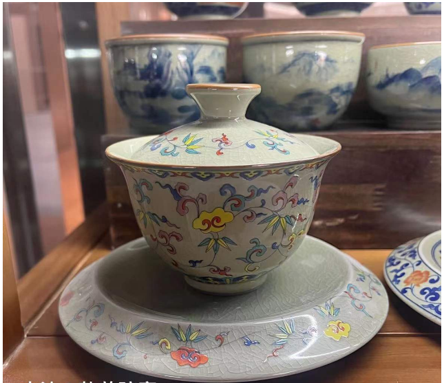 Highly recommended high-end retro ceramic Kung Fu tea set (Type A covered bowl Gu Ru colorful twining lotus)