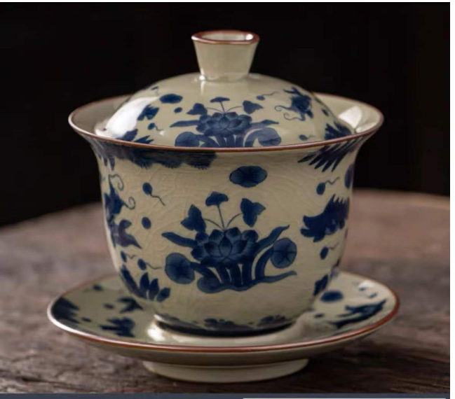 Highly recommended high-end retro ceramic Kung Fu tea set (Type B covered bowl with blue and white lotus charm)