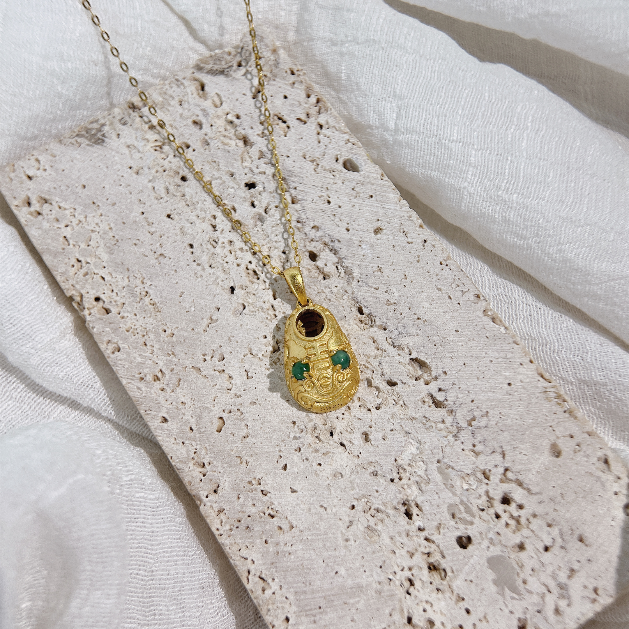 翡翠．小老虎步步高升