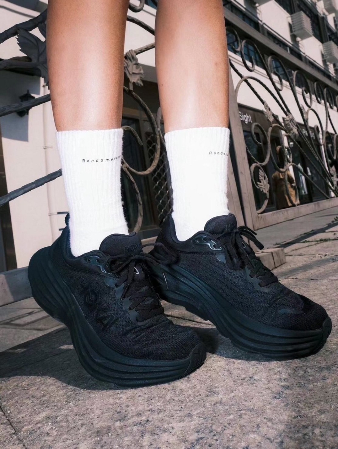 Hoka Bondi 8 D楦頭 X-Wide 運動鞋 路跑鞋 OUTDOOE穿搭